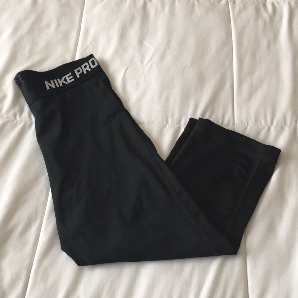 Nike Pro Dri-Fit Capri Leggings